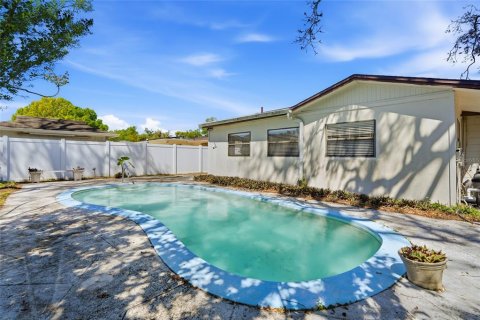 House in Tampa, Florida 3 bedrooms, 140.38 sq.m. № 2233469 - photo 24