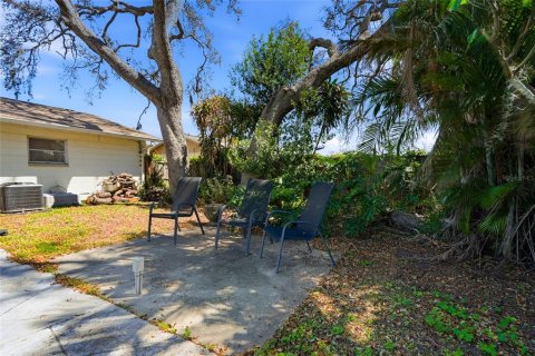 House in Tampa, Florida 3 bedrooms, 140.38 sq.m. № 2233469 - photo 23