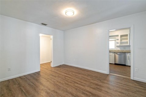 Casa en venta en Tavares, Florida, 4 dormitorios, 144.74 m2 № 1853838 - foto 10