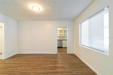 Casa en venta en Tavares, Florida, 4 dormitorios, 144.74 m2 № 1853838 - foto 9