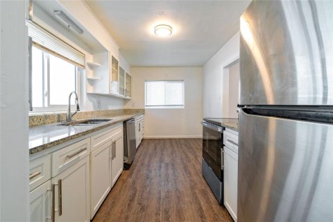 Casa en venta en Tavares, Florida, 4 dormitorios, 144.74 m2 № 1853838 - foto 14