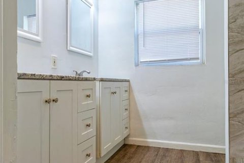 Casa en venta en Tavares, Florida, 4 dormitorios, 144.74 m2 № 1853838 - foto 28