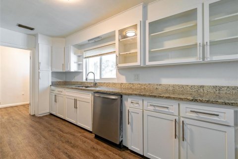 Casa en venta en Tavares, Florida, 4 dormitorios, 144.74 m2 № 1853838 - foto 13