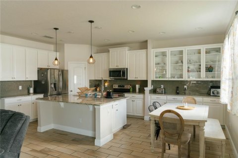 House in Sanford, Florida 4 bedrooms, 283.91 sq.m. № 1910563 - photo 11