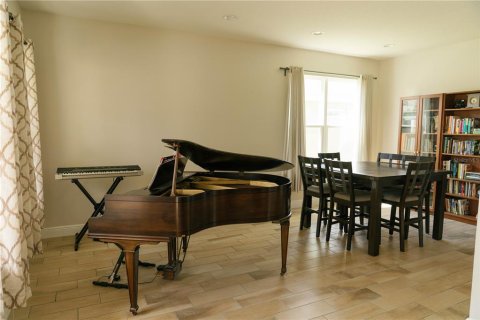 Casa en venta en Sanford, Florida, 4 dormitorios, 283.91 m2 № 1910563 - foto 2