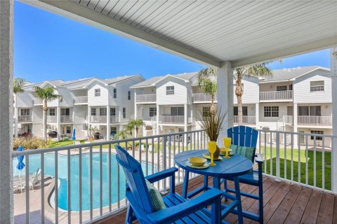 Adosado en venta en North Redington Beach, Florida, 3 dormitorios, 212.56 m2 № 1549278 - foto 8