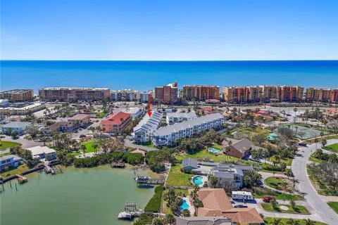 Touwnhouse à vendre à North Redington Beach, Floride: 3 chambres, 212.56 m2 № 1549278 - photo 1