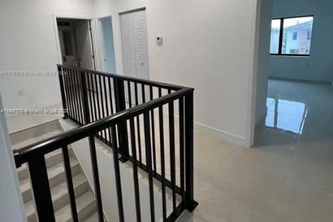 Casa en venta en Florida City, Florida, 5 dormitorios, 176.7 m2 № 2012598 - foto 18
