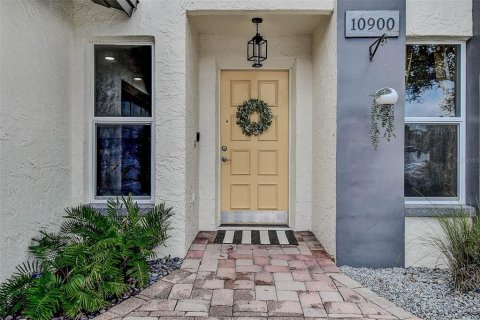 House in Pinellas Park, Florida 3 bedrooms, 128.11 sq.m. № 1823020 - photo 3