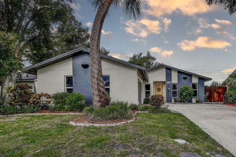 House in Pinellas Park, Florida 3 bedrooms, 128.11 sq.m. № 1823020 - photo 1