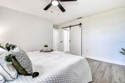 House in Pinellas Park, Florida 3 bedrooms, 128.11 sq.m. № 1823020 - photo 20