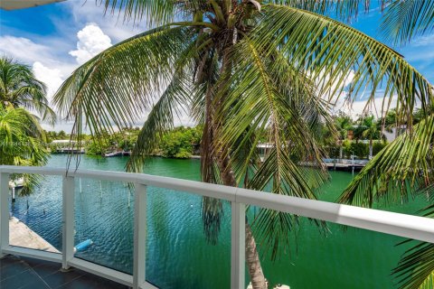 Adosado en venta en Miami Beach, Florida, 4 dormitorios, 2446.67 m2 № 2088808 - foto 12