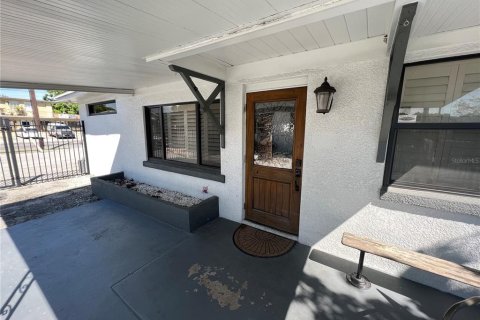 Commercial property in Tampa, Florida 71.35 sq.m. № 2108653 - photo 5