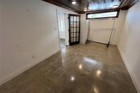 Commercial property in Tampa, Florida 71.35 sq.m. № 2108653 - photo 15