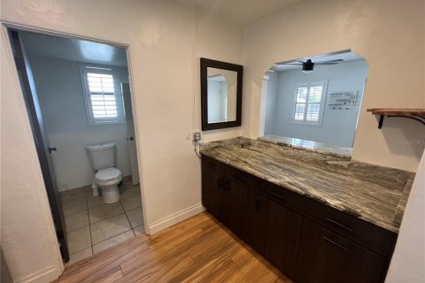 Commercial property in Tampa, Florida 71.35 sq.m. № 2108653 - photo 10