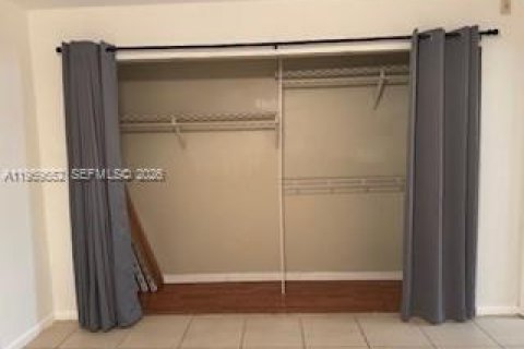 Condo in Deerfield Beach, Florida, 1 bedroom  № 2042327 - photo 13