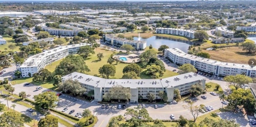 Condo in Deerfield Beach, Florida, 1 bedroom  № 2042327
