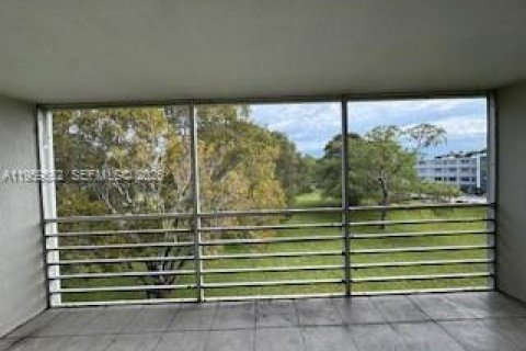 Condo in Deerfield Beach, Florida, 1 bedroom  № 2042327 - photo 14