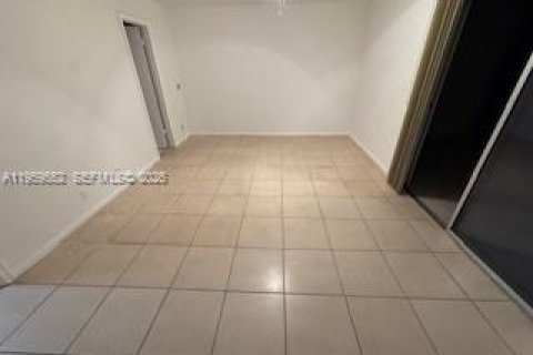 Condo in Deerfield Beach, Florida, 1 bedroom  № 2042327 - photo 8