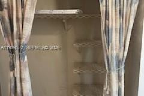 Condo in Deerfield Beach, Florida, 1 bedroom  № 2042327 - photo 12