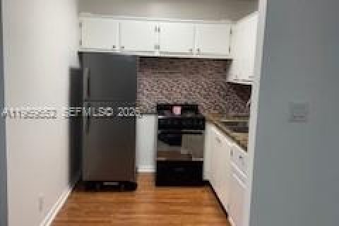 Condo in Deerfield Beach, Florida, 1 bedroom  № 2042327 - photo 7