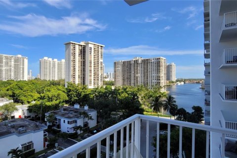 Copropriété à louer à Aventura, Floride: 1 chambre, 99.03 m2 № 1956664 - photo 8