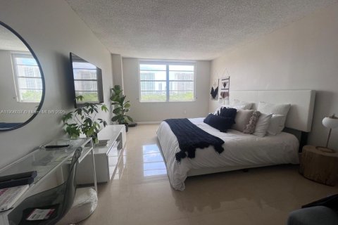 Copropriété à louer à Aventura, Floride: 1 chambre, 99.03 m2 № 1956664 - photo 14