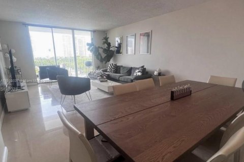 Copropriété à louer à Aventura, Floride: 1 chambre, 99.03 m2 № 1956664 - photo 2