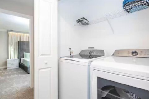 Townhouse in Kissimmee, Florida 4 bedrooms, 176.7 sq.m. № 2227040 - photo 23