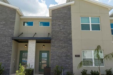 Townhouse in Kissimmee, Florida 4 bedrooms, 176.7 sq.m. № 2227040 - photo 3