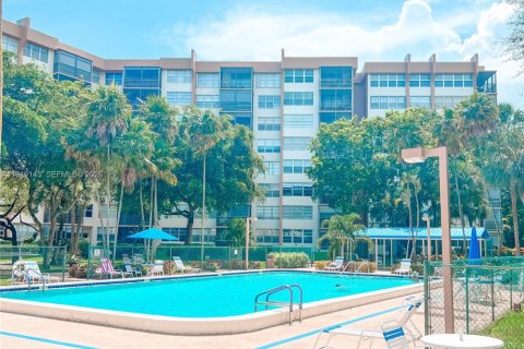 Copropriété à vendre à Pembroke Pines, Floride: 2 chambres, 91.04 m2 № 2089155 - photo 5