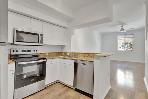 Touwnhouse à vendre à Aventura, Floride: 1 chambre, 79.8 m2 № 2439097 - photo 4