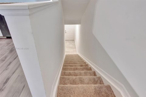Touwnhouse à vendre à Aventura, Floride: 1 chambre, 79.8 m2 № 2439097 - photo 6