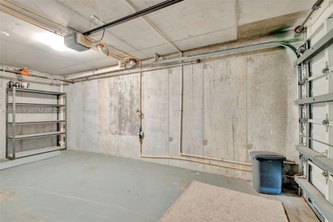 Touwnhouse à vendre à Aventura, Floride: 1 chambre, 79.8 m2 № 2439097 - photo 16