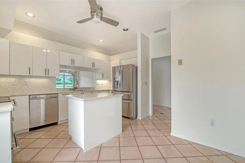 House in Sarasota, Florida 3 bedrooms, 179.12 sq.m. № 1792337 - photo 5