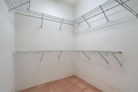 House in Sarasota, Florida 3 bedrooms, 179.12 sq.m. № 1792337 - photo 16