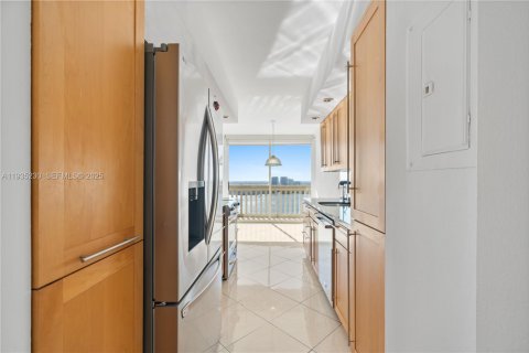 Купить кондоминиум в Авентура, Флорида 3 спальни, 190.91м2, № 1993405 - фото 9