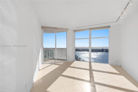 Купить кондоминиум в Авентура, Флорида 3 спальни, 190.91м2, № 1993405 - фото 25