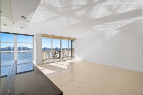 Купить кондоминиум в Авентура, Флорида 3 спальни, 190.91м2, № 1993405 - фото 6