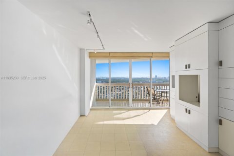 Купить кондоминиум в Авентура, Флорида 3 спальни, 190.91м2, № 1993405 - фото 28