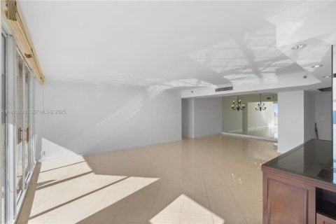 Купить кондоминиум в Авентура, Флорида 3 спальни, 190.91м2, № 1993405 - фото 8