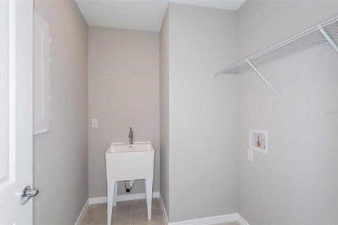 Casa en venta en Spring Hill, Florida, 4 dormitorios, 146.79 m2 № 1884776 - foto 13