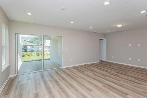 Casa en venta en Spring Hill, Florida, 4 dormitorios, 146.79 m2 № 1884776 - foto 3