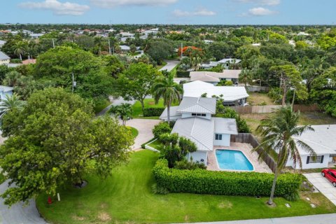 Casa en alquiler en Lighthouse Point, Florida, 3 dormitorios, 174.19 m2 № 1102224 - foto 1