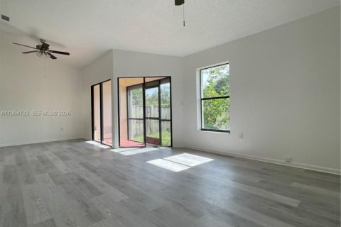 Touwnhouse à louer à Homestead, Floride: 3 chambres, 104.52 m2 № 2081137 - photo 5