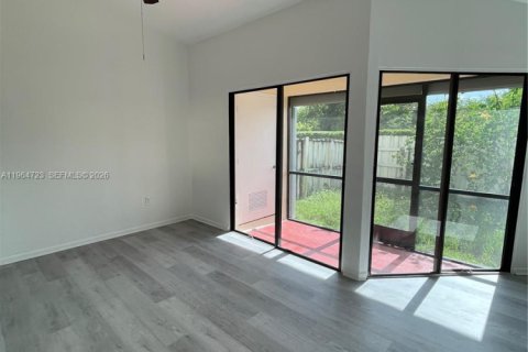 Touwnhouse à louer à Homestead, Floride: 3 chambres, 104.52 m2 № 2081137 - photo 7