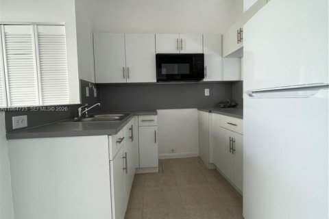 Touwnhouse à louer à Homestead, Floride: 3 chambres, 104.52 m2 № 2081137 - photo 2