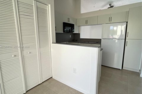 Touwnhouse à louer à Homestead, Floride: 3 chambres, 104.52 m2 № 2081137 - photo 4