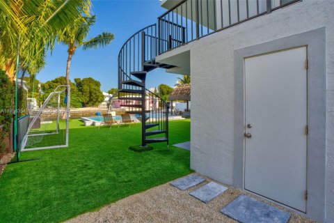 House in Key Largo, Florida 3 bedrooms, 92.16 sq.m. № 2020716 - photo 30