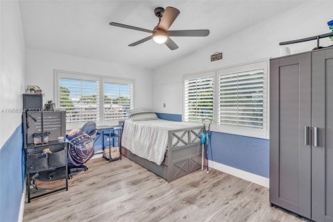 House in Key Largo, Florida 3 bedrooms, 92.16 sq.m. № 2020716 - photo 8